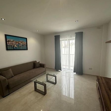 Duplex Penthouse In Gzira Sleeps 6 Apartment Exterior photo