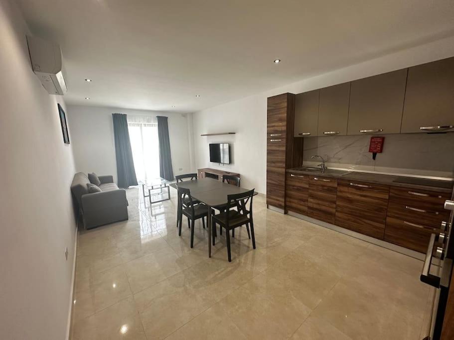 Duplex Penthouse In Gzira Sleeps 6 Apartment Exterior photo